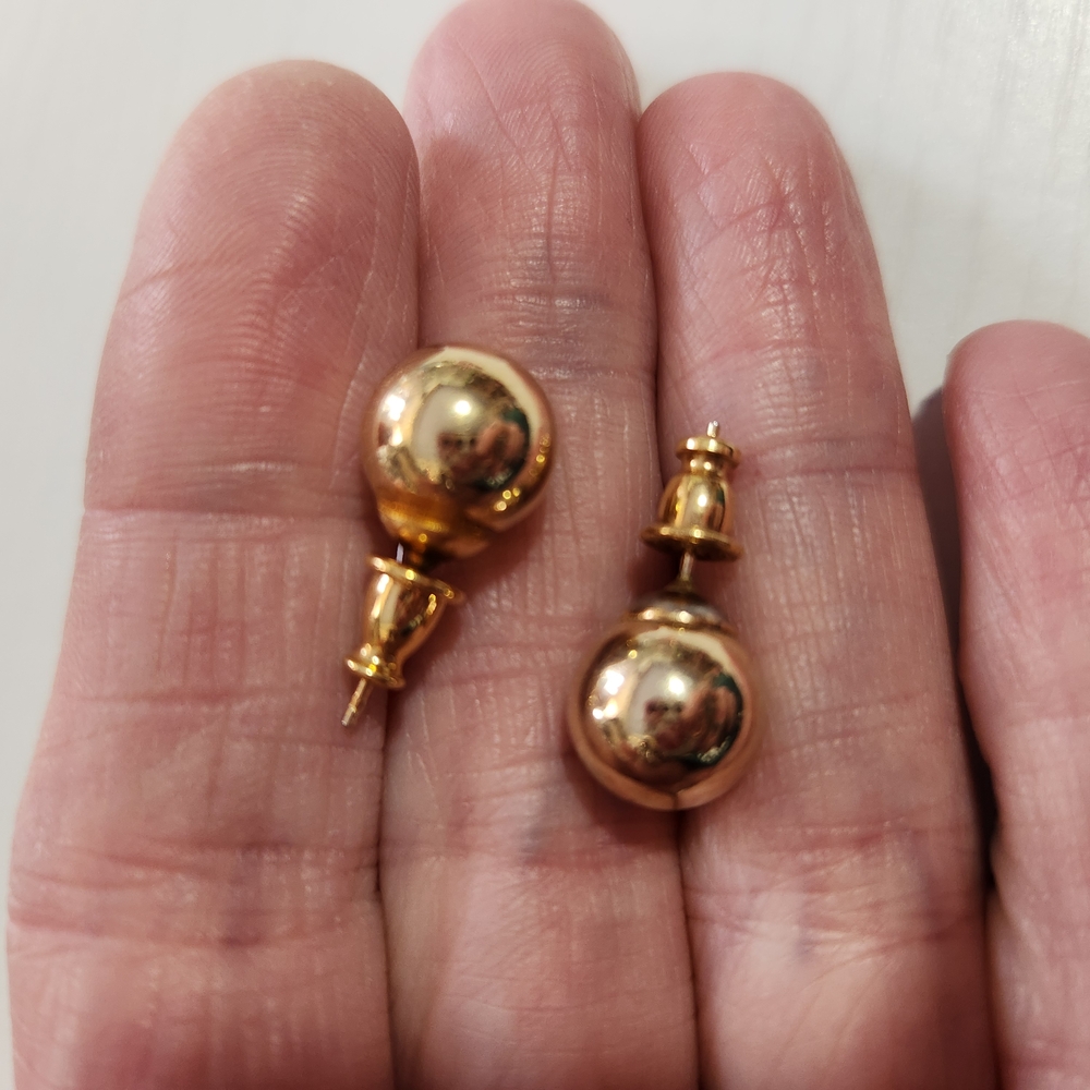 Vintage Signed Monet Elegant Gold Stud Earrings